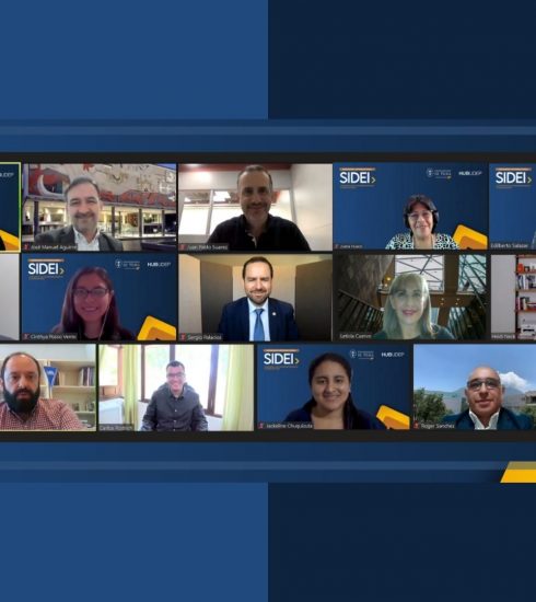 Profesores de Ecuador Chile, México y Perú en el Sidei