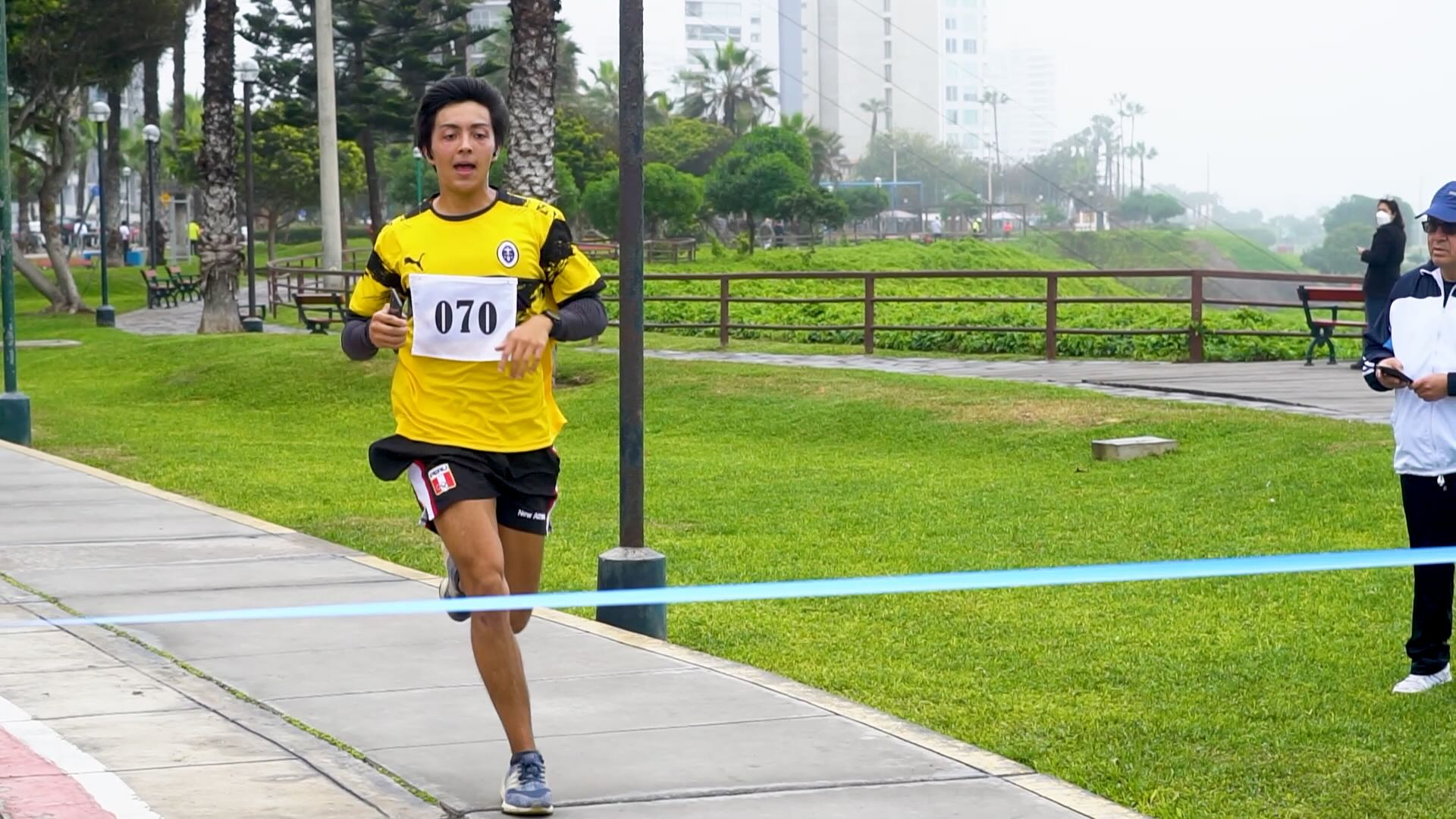  César Cipriani, ganador de la carrera UDEP 8K categoría alumnos.