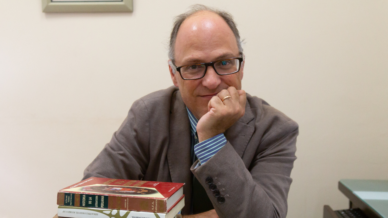 Crisanto Pérez: “Escribir es hacer magia con las palabras" » UDEP Hoy