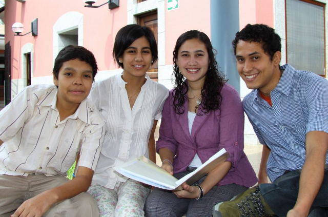 María Eugenia Guerrero fue parte del grupo de alumnos seleccionados como becarios para los cursos del Banco Central de Reserva del Perú, en el 2010.