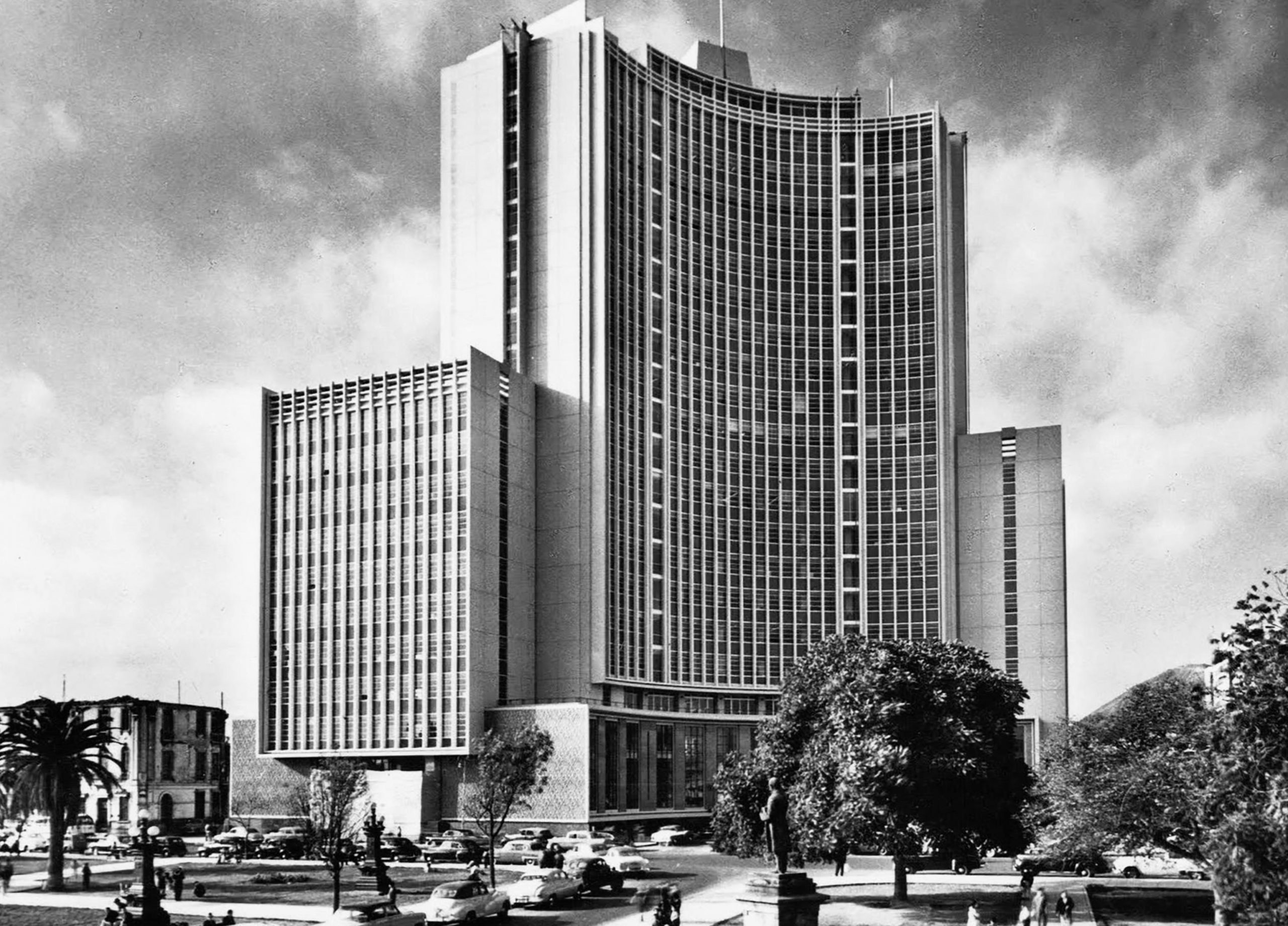 Ministerio de Educación de Lima, obra de Enrique Seoane Ros