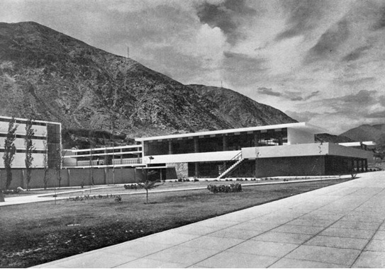 Centro Vacacional Huampaní, obra de Santiago Agurto Calvo