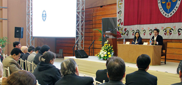 Juan Marchena Fernández en conferencia en la Universidad de Piura