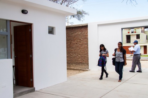 Puerta San Josemaría alumnos