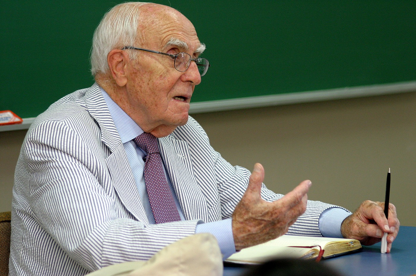 Dr. José Agustín de la Puente y Candamo, profesor fundador de la Universidad de Piura.