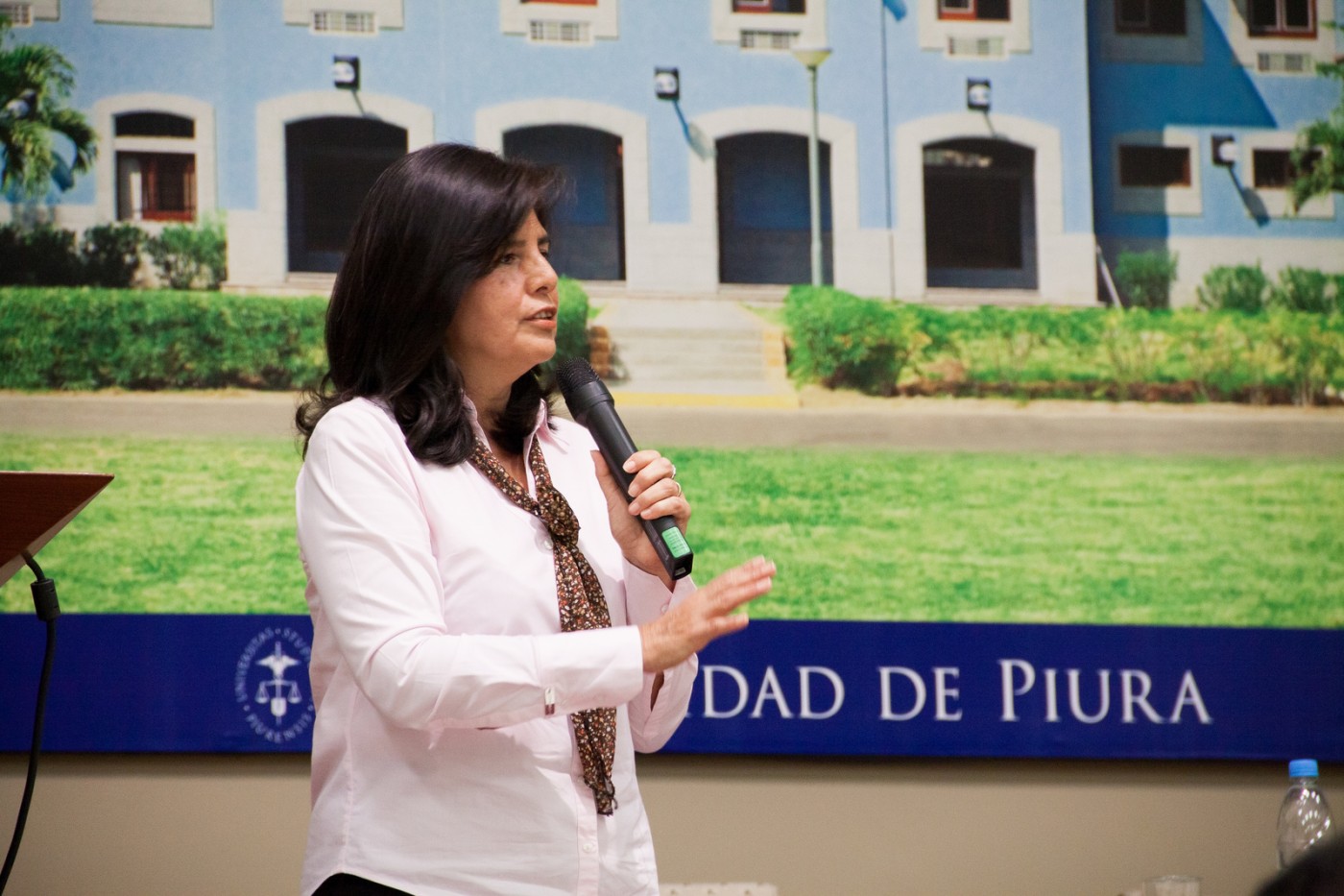 Luisa Portugal, profesora encargada del Taller de Diplomacia Ciudadana y Prevención de Conflictos. (Foto de archivo)