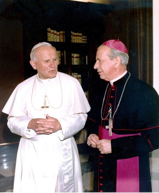 Don Álvaro y el Papa Juan Pablo II (2)