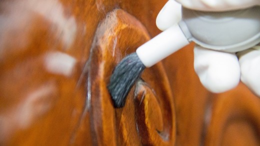 Restauración. Relieve. Madera